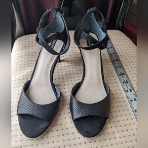 Alfani 8 strappy sandals in black